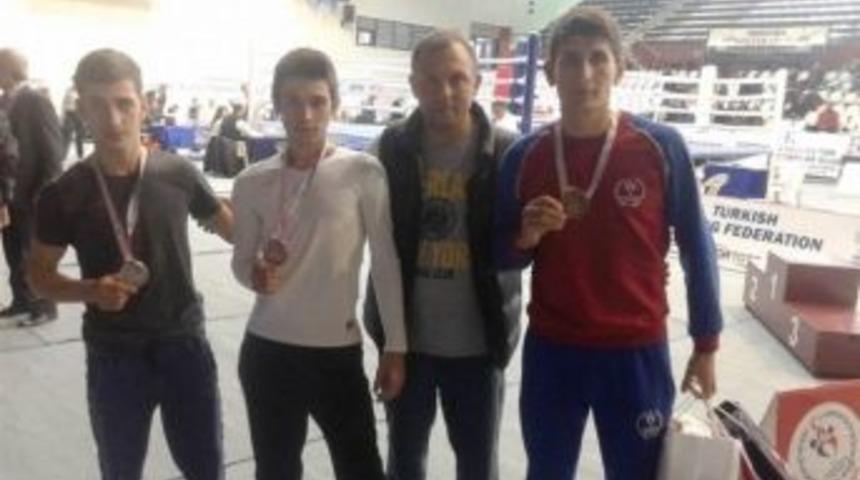 Boksta Bartın&rsquo;a 3 Madalya