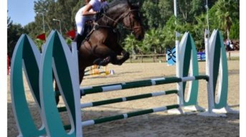 Adana&rsquo;da Atat&uuml;rk Kupası Engel Atlama Binicilik Yarışmaları