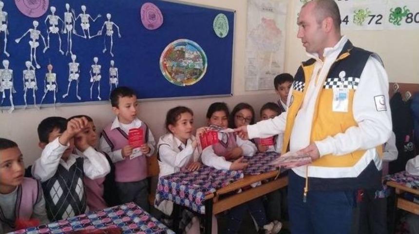 Altunhisar 112 Acil Ekipleri Öğrencileri Bilgilendirdi
