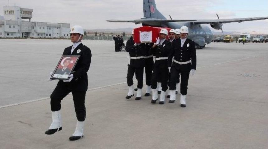 Şehit Polisin Cenazesi Konya’ya Getirildi