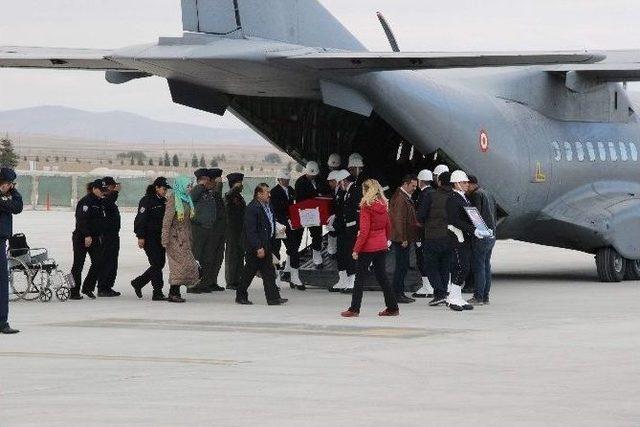 Şehit Polisin Cenazesi Konya’ya Getirildi