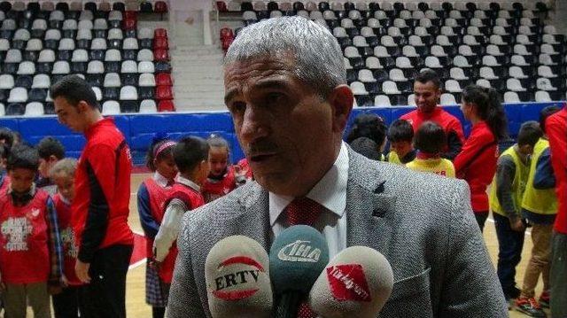 Tff, İnönü Üniversitesi Ve Ülker İşbirliğinde Okullara Spor Malzemesi Yardımı Yapıldı