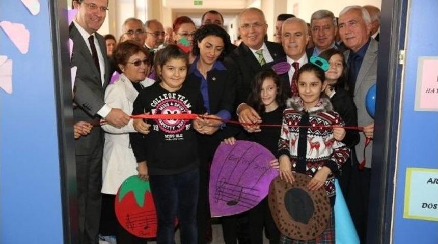 Emeklilerden Okullara 6. K&uuml;t&uuml;phane