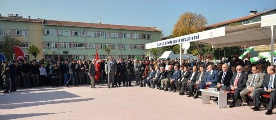 B&uuml;y&uuml;kşehir&rsquo;den 132 Yıllık Bursa Erkek Lisesi&rsquo;ne Spor Salonu
