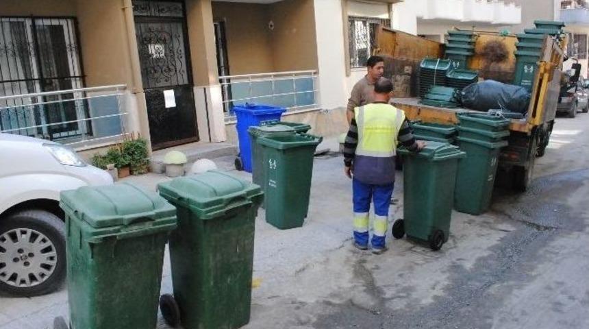 Kuşadası T&uuml;rkmen Mahallesi&rsquo;nde Saatli &Ccedil;&ouml;p &Ccedil;ıkartma Uygulaması Başladı