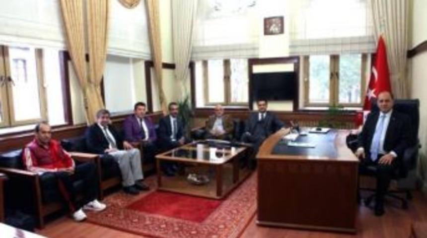 Hokey Federasyonu&rsquo;ndan Vali &Ccedil;omaktekin&rsquo;e Ziyaret