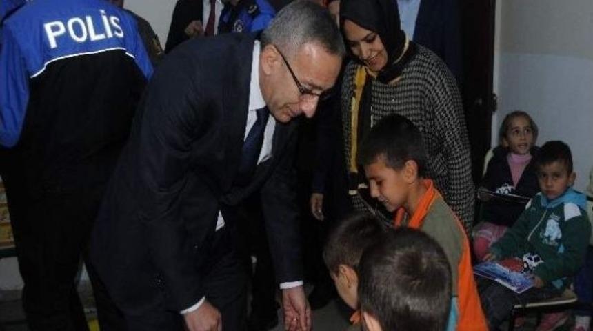 Samsun Emniyeti &Ccedil;ocukların Y&uuml;z&uuml;n&uuml; G&uuml;ld&uuml;rd&uuml;