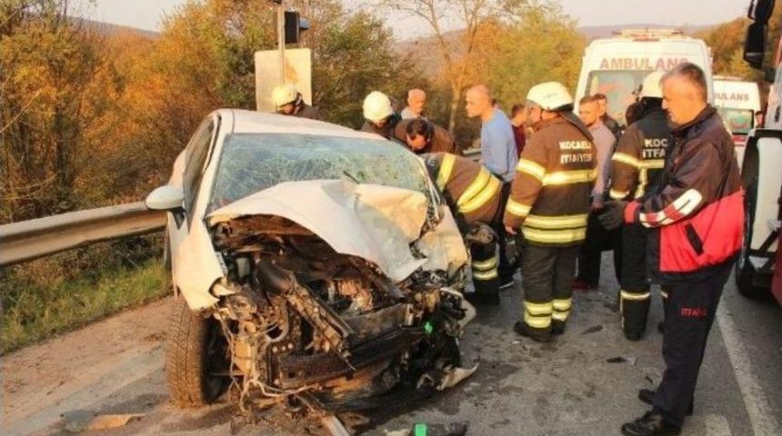 Otomobil Hafriyat Y&uuml;kl&uuml; Kamyonla &Ccedil;arpıştı: 1 &Ouml;l&uuml;, 1 Yaralı