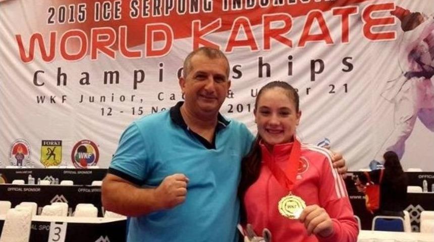 D&uuml;nya Şampiyonu Oldu Madalyasını Muğlalı Şehide Armağan Etti