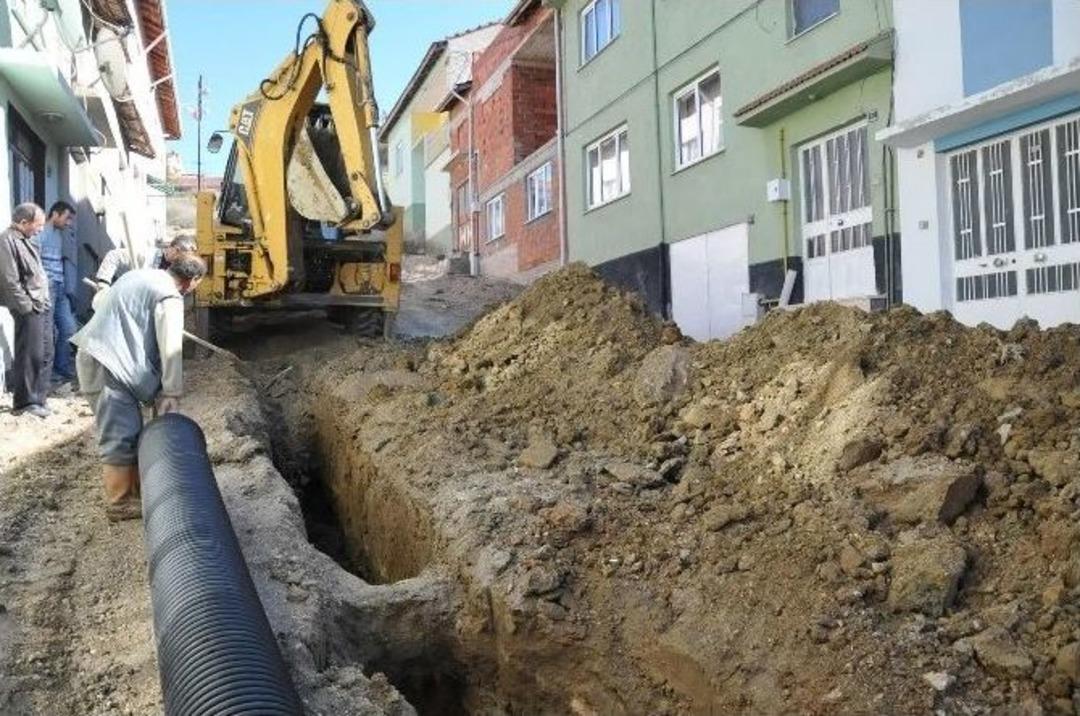 Boz&uuml;y&uuml;k&rsquo;te Alt Yapı &Ccedil;alışmaları Devam Ediyor