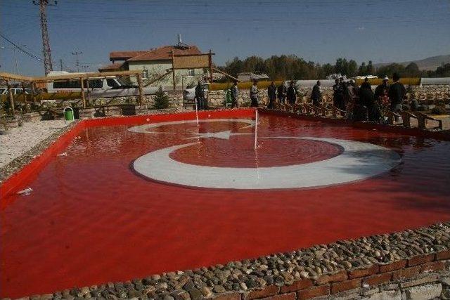 Çandır İlçesinde Kaymakam Ve Halk El Ele Vererek 7 Dönüm Alana Modern Park Yaptı