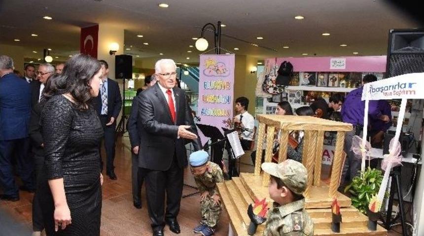 Anaokulu &Ouml;ğrencilerinden Atat&uuml;rk Resim Sergisi