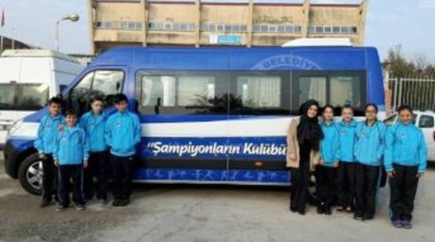 B&uuml;y&uuml;kşehirli Bayan Tenis&ccedil;iler Finallerde