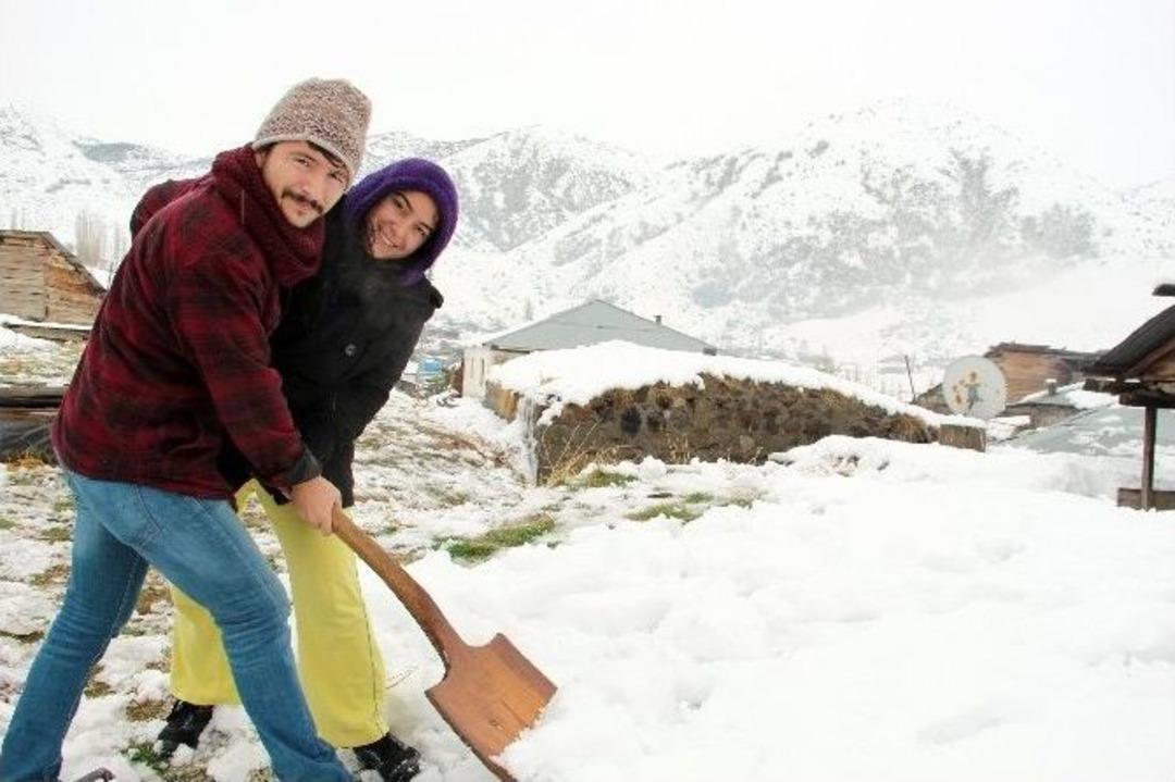 Kır D&uuml;ğ&uuml;n&uuml; Yerine Kar D&uuml;ğ&uuml;n&uuml; Yaptılar