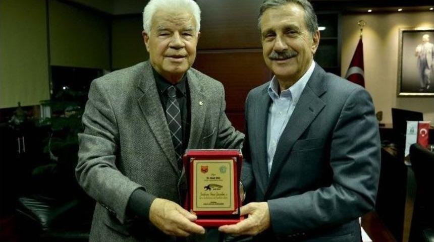 Sivrihisar Havacılık Kul&uuml;b&uuml;&rsquo;nden Başkan Ata&ccedil;&rsquo;a Teşekk&uuml;r Ziyareti