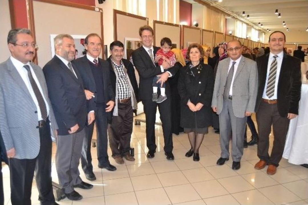 Er&uuml; Tıp Fak&uuml;ltesi &Ccedil;ocuk Sağlığı Ve Hastalıkları Uzmanı Prof. Dr. Ekrem &Uuml;nal: