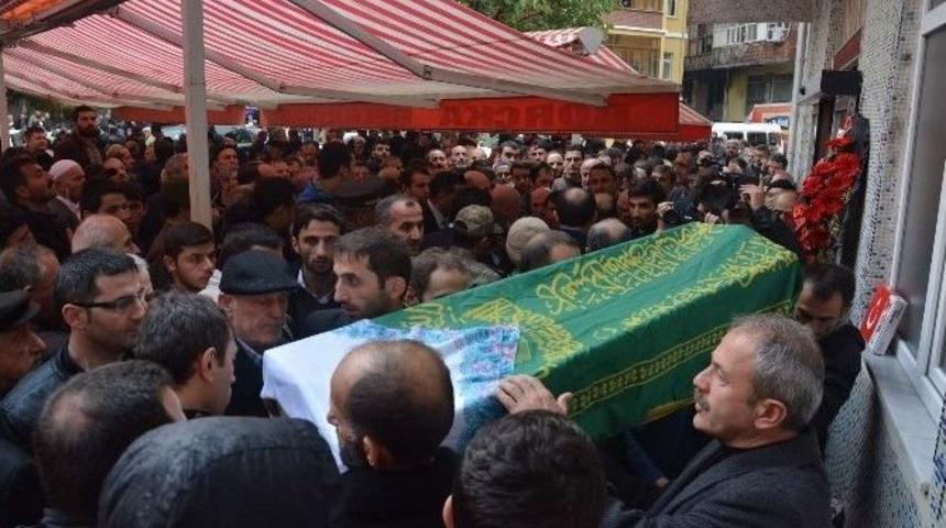 Bor&ccedil;ka&rsquo;daki Heyelanda Hayatını Kaybedenler Toprağa Verildi