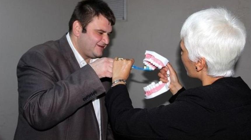 Yalovalı Engellilere Diş Sağlığı Eğitimi