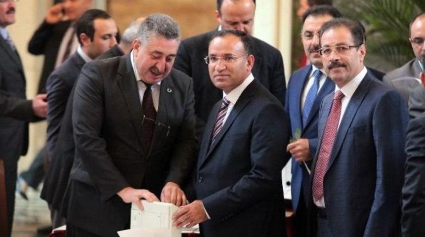 Bekir Bozdağ: &ldquo;hdp&rsquo;li Vekiller Ter&ouml;ristlere Destek Verme Gayretindeler&rdquo;