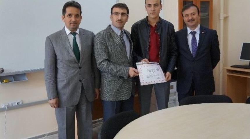 Bursalı &Ouml;ğrenci Korsana Karşı Logo &Ccedil;izdi, T&uuml;rkiye &Uuml;&ccedil;&uuml;nc&uuml;s&uuml; Oldu