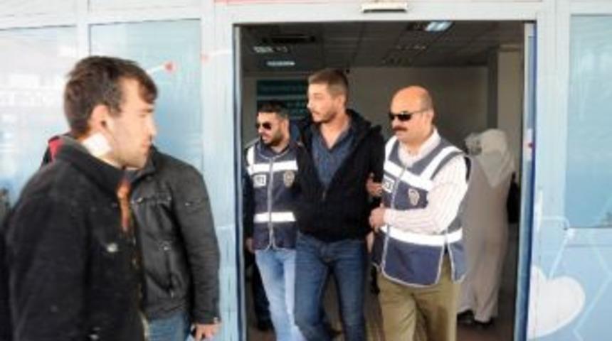 Cezaevi Firarisi Eski Kız Arkadaşını Vurdu