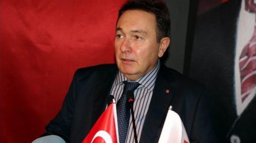 Ag&uuml; Talks&rsquo;ta İzzet Karaca &Ouml;ğrencilerle Buluştu