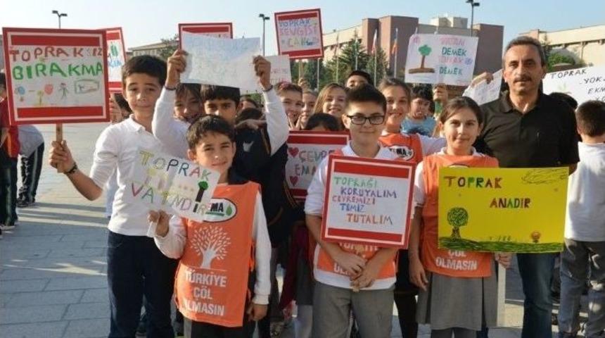&Ouml;ğrencilerden &lsquo;toprağa Saygı&rsquo; Y&uuml;r&uuml;y&uuml;ş&uuml;