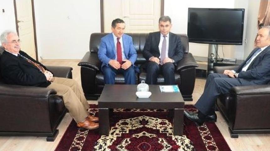 Vali Altıparmak Et&uuml;&rsquo;de