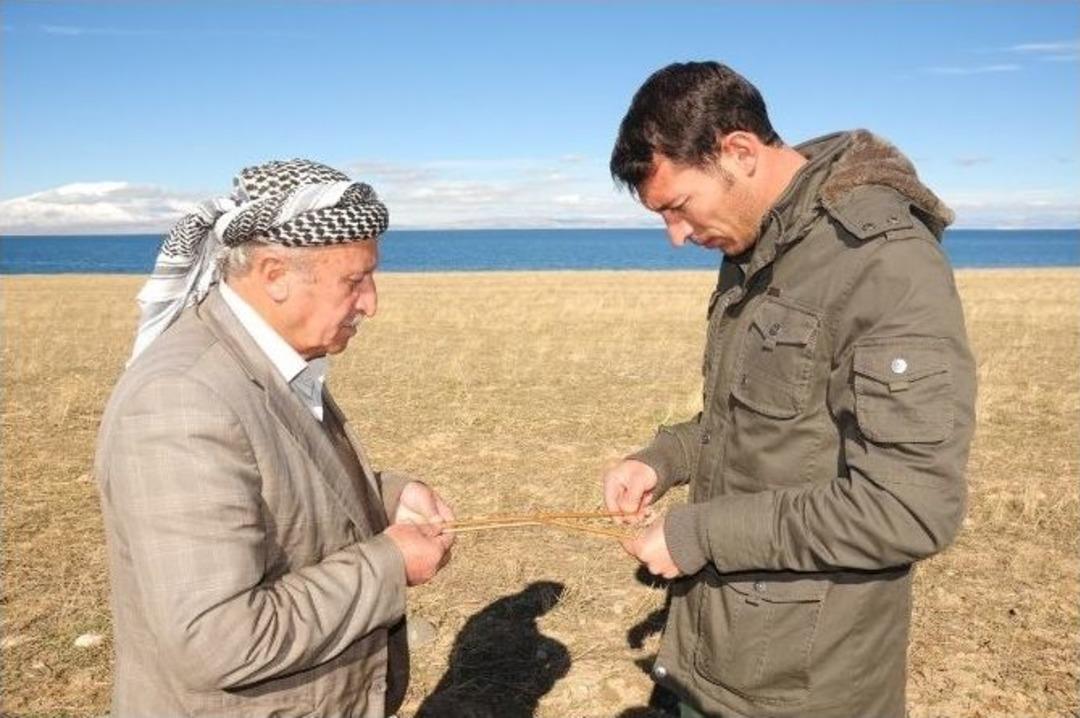 130 Kilometre Boyunca Petrol&uuml;n İzini S&uuml;rd&uuml;