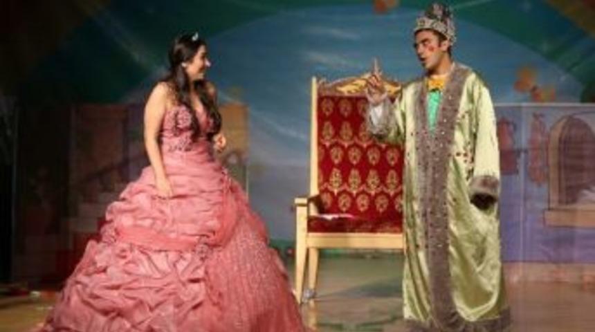 Yenimahalle&rsquo;den Miniklere Bol Kahkahalı Oyun