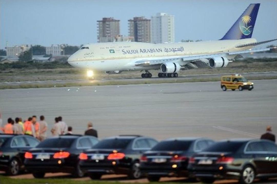 Suudi Kralın 18 Milyon Dolara Kapattığı Otelin Arka Tarafında 20 &Ccedil;adır Dolusu Suriyeli Yaşıyor