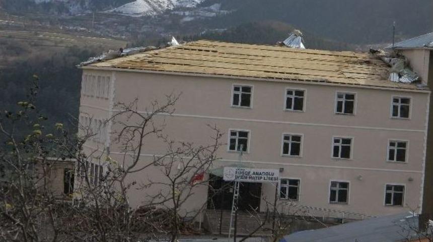 Fırtına Posof’u Felç Etti