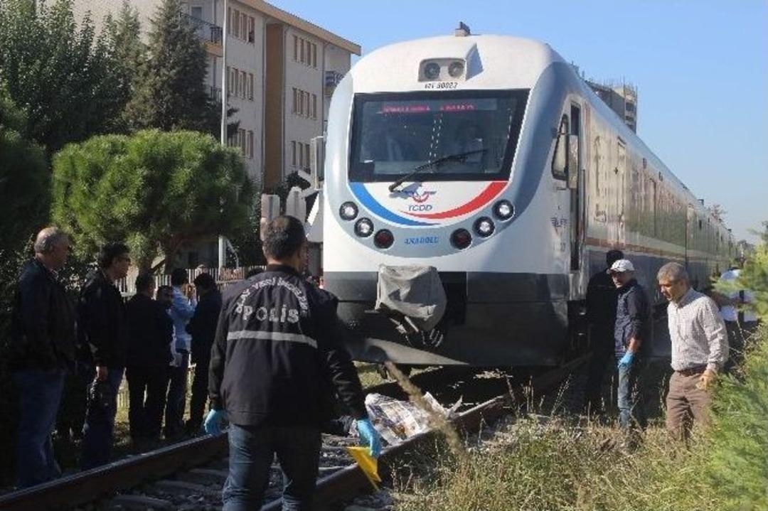 Aydın&rsquo;da Trenin Altında Kalan Şahıs Feci Şekilde Hayatını Kaybetti