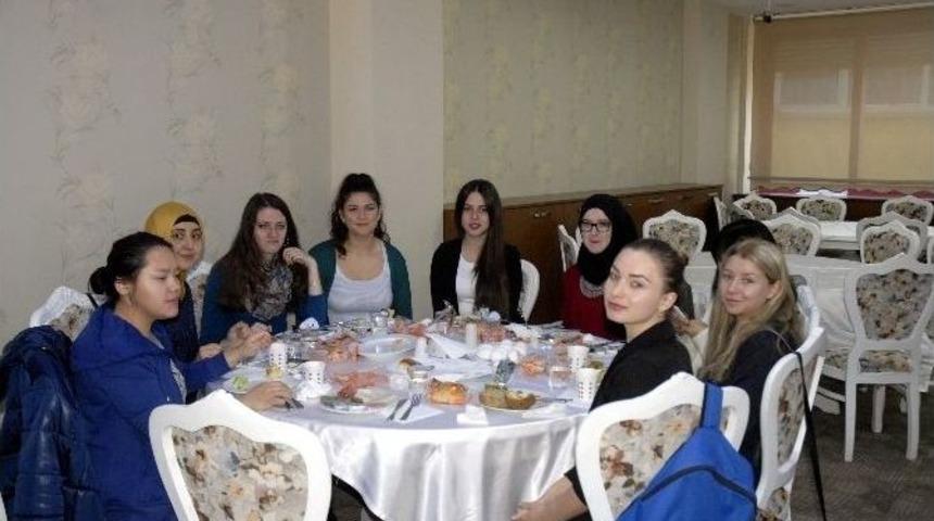Yuder&rsquo;den Yabancı &Ouml;ğrencilere Tanışma Kahvaltısı