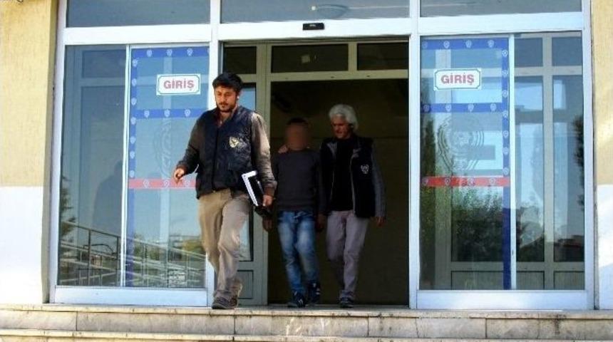 Çalamadan Kaçtı, Polise Yakalandı