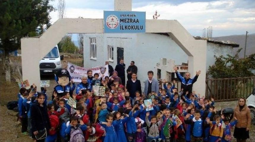 Samsun Emniyeti &Ccedil;ocukların Y&uuml;z&uuml;n&uuml; G&uuml;ld&uuml;r&uuml;yor