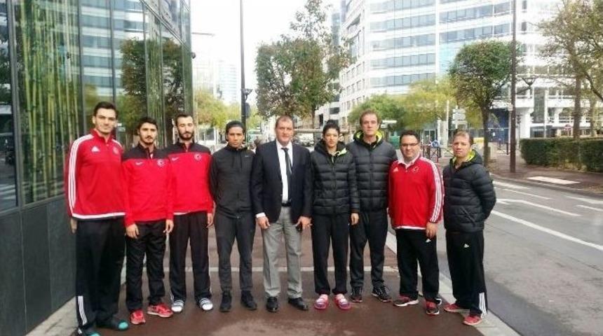 Milli Takım Paris&rsquo;te Mahsur Kaldı