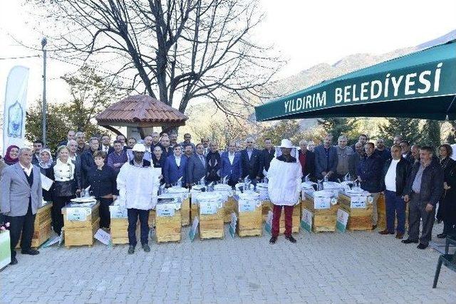 Yıldırım Belediyesi’nden Arıcılara Kovan Desteği