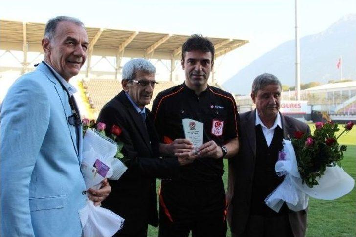 Hakem Yunus Yıldırım Jübilesini Yaptı G2