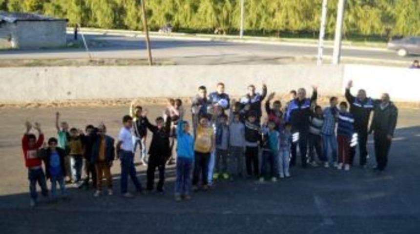 Polislerden Ersevenler Kur-an Kursu Ziyareti