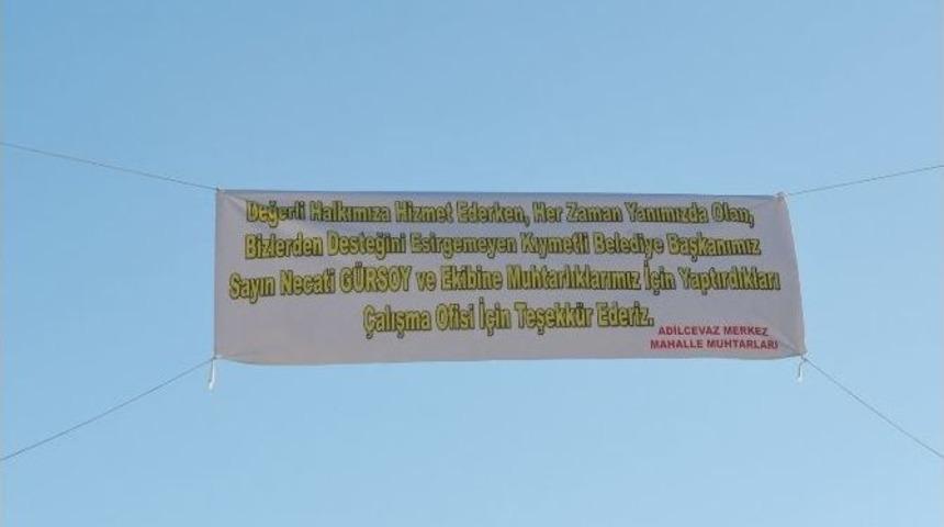Mahalle Sakinlerinden Başkan G&uuml;rsoy&rsquo;a Pankartlı Teşekk&uuml;r