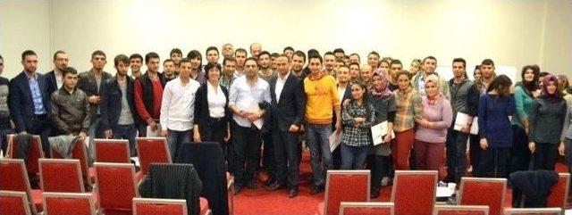 Pıazza’da Mağazacılık Eğitim Semineri Başladı