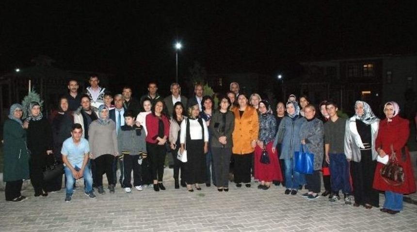 G&ouml;n&uuml;l El&ccedil;ileri Dernepğinden, Sevgi Evlerinde Kalan &Ccedil;ocuklara Ziyaret