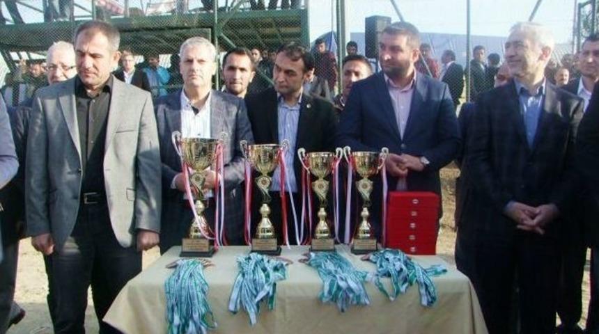 T&uuml;rkiye Atlı Cirit Şampiyonası&rsquo;nda Kupa Erzurum Kombina Atlı Cirit Kul&uuml;b&uuml;&rsquo;n&uuml;n Oldu