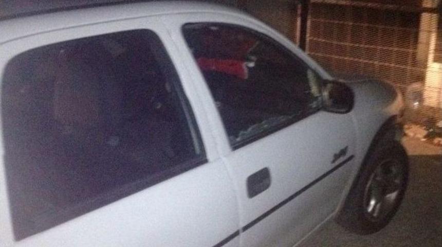 Park Halindeki Aracın Teybini &Ccedil;aldılar