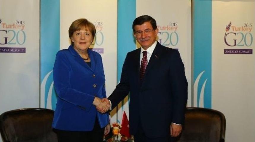 Başbakan Davutoğlu, Merkel İle Sığınmacılar Ve Ter&ouml;rizmi Konuştu