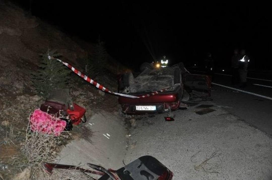 Domuza &Ccedil;arpan Otomobil Takla Attı: 5 Yaralı