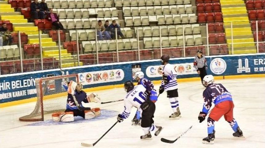 Erzurum B&uuml;y&uuml;kşehir&rsquo;in Buz Hokeycileri, Ankara B&uuml;y&uuml;kşehir&rsquo;i 5-1 Yendi