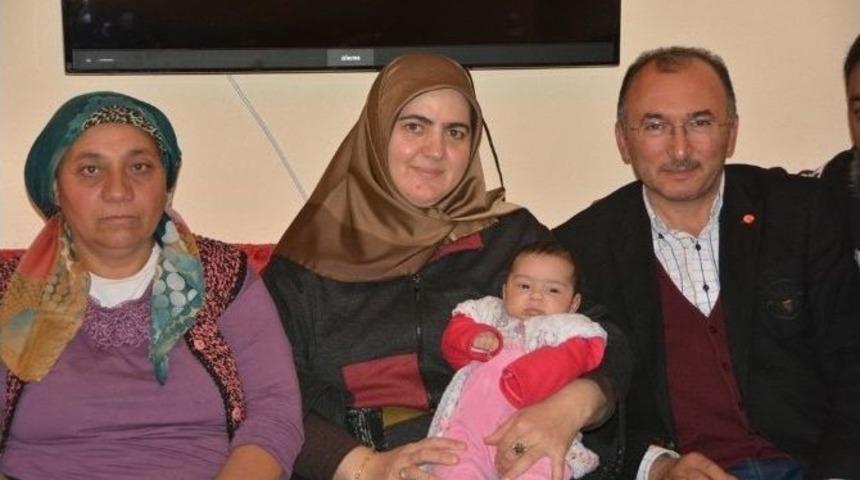 Başkan K&ouml;ksoy, Yeni Evlerinde Cansızlar Ailesini Ziyaret Etti