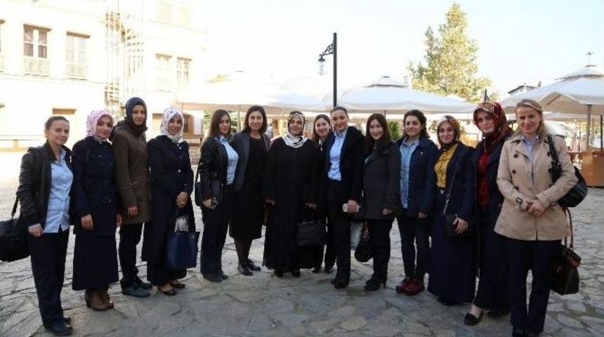 Başkanın Eşi T&uuml;lay Aydın, Beyaz Masa Personeliyle Buluştu